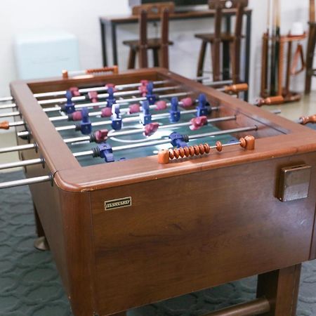 Pool & Hot Tub Home W Game Room! 1 Mile To Beach! Джаксънвил Бийч Екстериор снимка